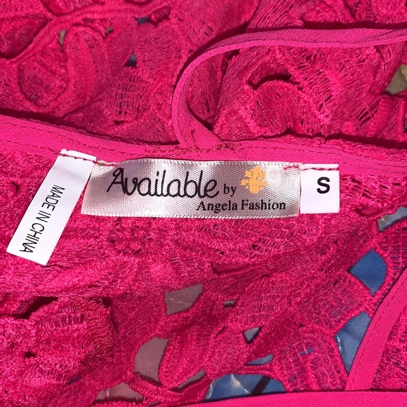 Angela Fashions Fuchsia Pink Crochet Criss Cross Back Lace Top NWOT - Picture 10 of 11